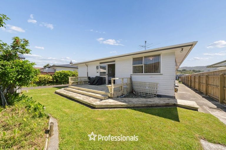 Photo of property in 15 Wetherby Grove, Wainuiomata, Lower Hutt, 5014
