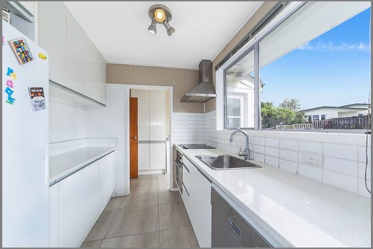 Photo of property in 38 Juniper Road, Sunnynook, Auckland, 0620