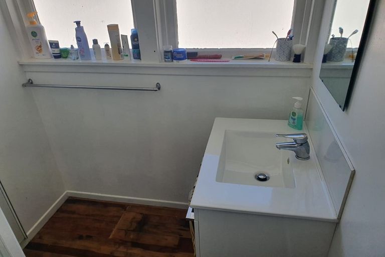 Photo of property in 20 Kotuku Street, Elsdon, Porirua, 5022