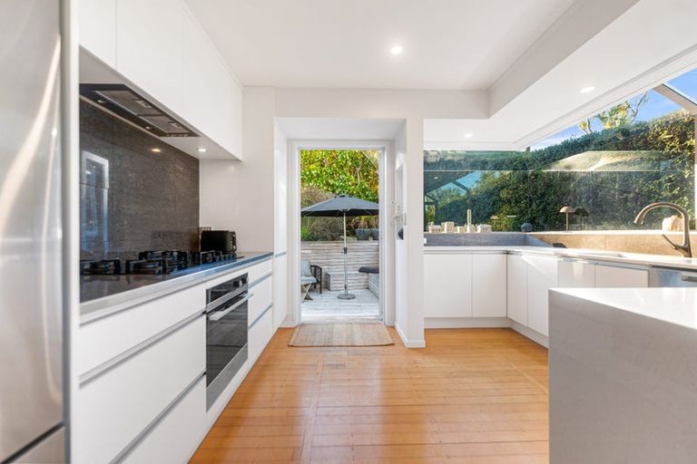 Photo of property in 40 Peter Terrace, Castor Bay, Auckland, 0620
