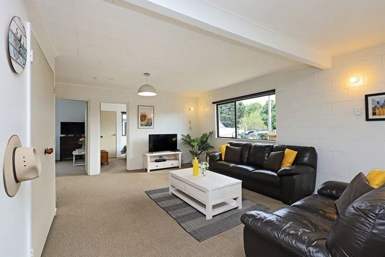 Photo of property in 20 Gillies Crescent, Waimarama, Havelock North, 4294