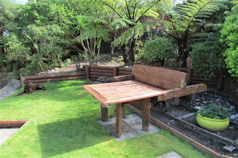 Photo of property in 11 Ashmore Avenue, Cobden, Greymouth, 7802