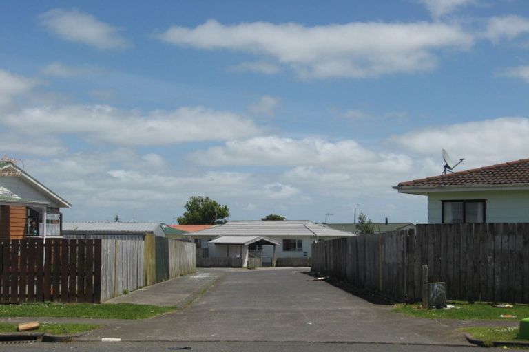 Photo of property in 34 Dungarvon Place, Clendon Park, Auckland, 2103