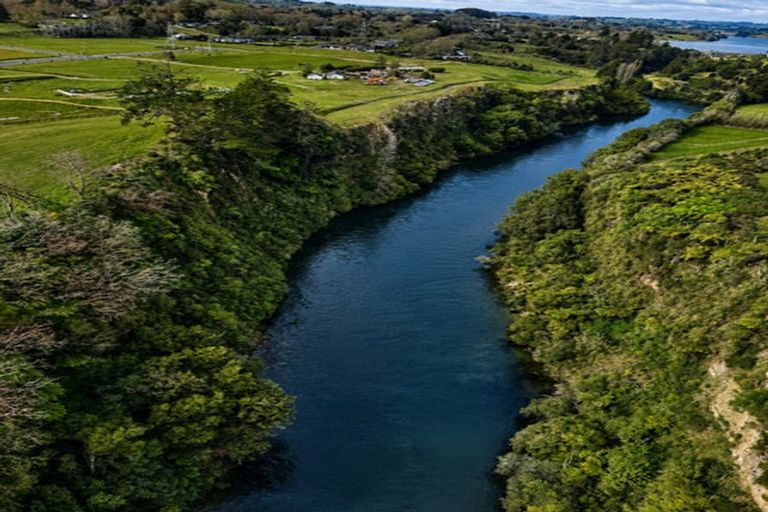 Photo of property in 2 Hydro Road, Edgecumbe, 3120