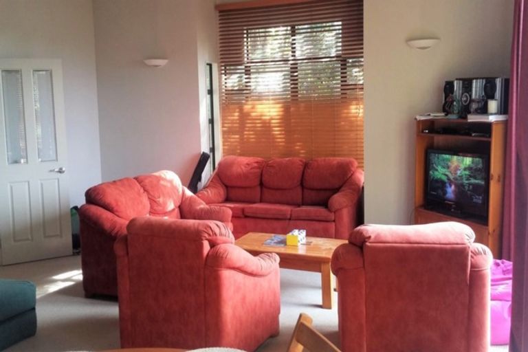 Photo of property in 1/667 East Coast Road, Browns Bay, Auckland, 0630