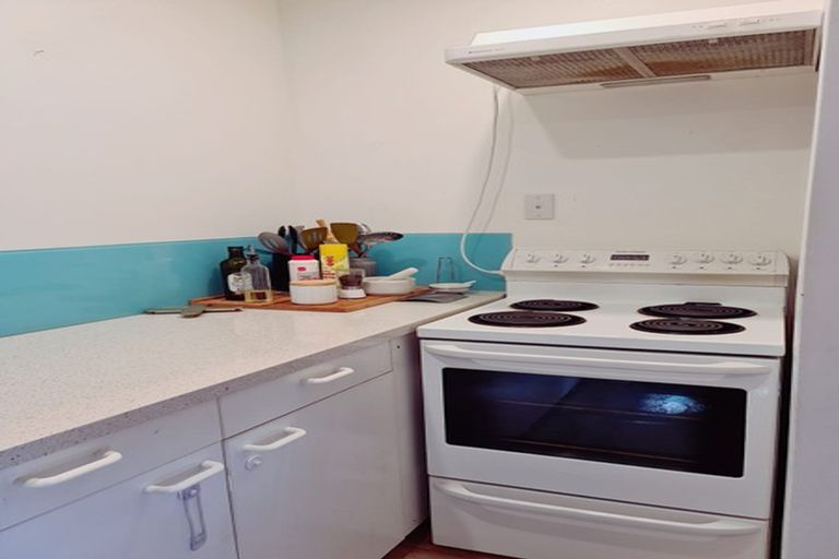 Photo of property in 450 West Coast Road, Glen Eden, Auckland, 0602