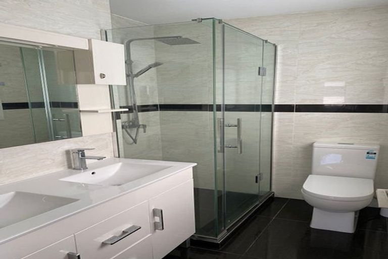 Photo of property in 813 Te Atatu Road, Te Atatu Peninsula, Auckland, 0610