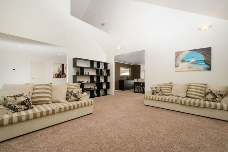 Photo of property in 23 Connemara Court, West Harbour, Auckland, 0618