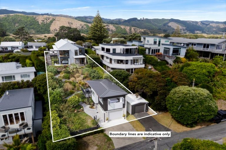 Photo of property in 15 Karekare Road, Raumati South, Paraparaumu, 5032