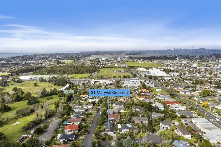 Photo of property in 21 Marywil Crescent, Hillcrest, Auckland, 0627