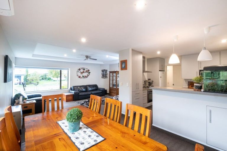 Photo of property in 14 Kingsgate Avenue, Havelock North, 4130