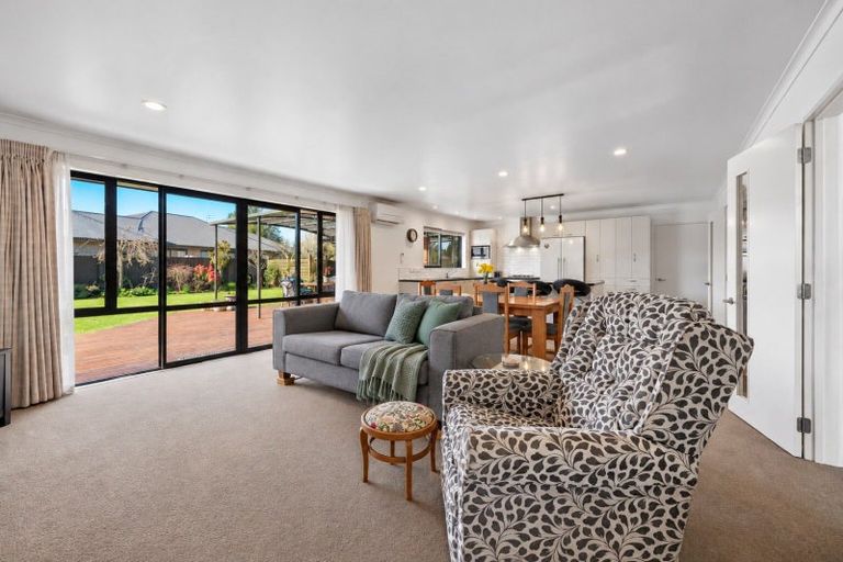 Photo of property in 10 Hawthorn Mews, Rangiora, 7400