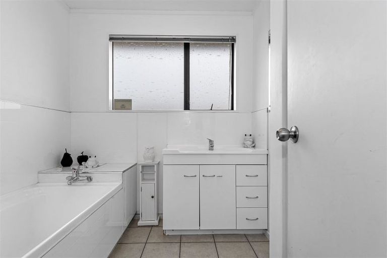 Photo of property in 27 Sylvania Drive, Matua, Tauranga, 3110