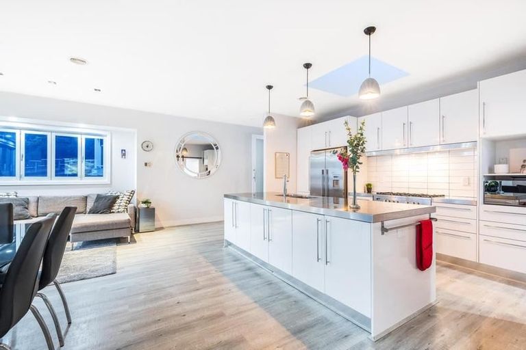 Photo of property in 22 Kowhai Street, Eastbourne, Lower Hutt, 5013