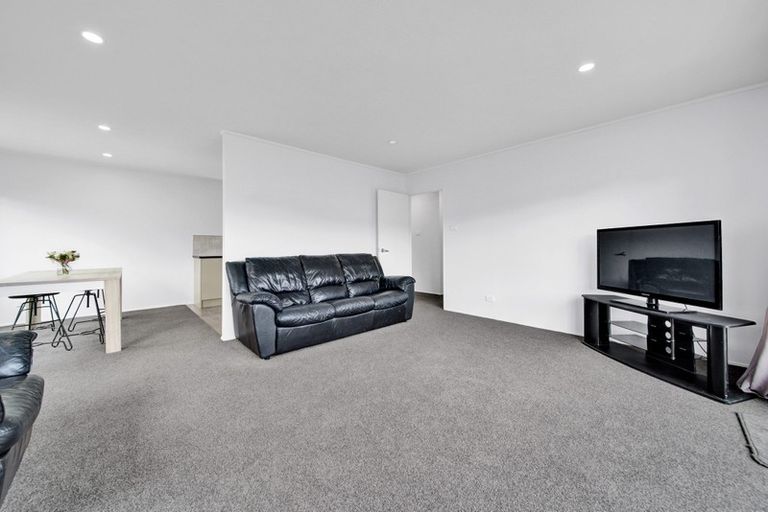 Photo of property in 35 Herekawe Drive, Spotswood, New Plymouth, 4310