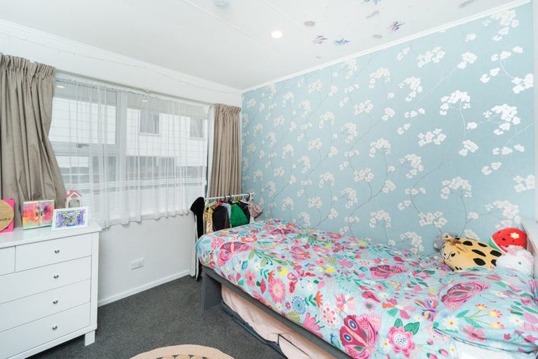 Photo of property in 25 Terry Crescent, Milson, Palmerston North, 4414