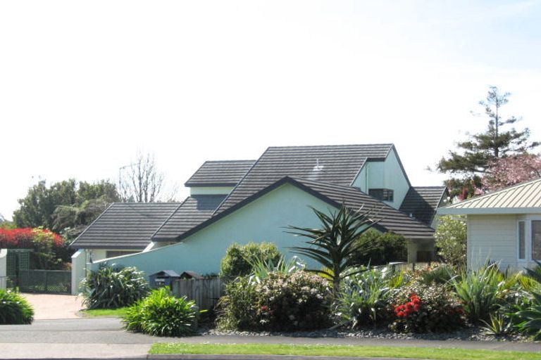Photo of property in 12a Frank Frethey Place, Highlands Park, New Plymouth, 4312