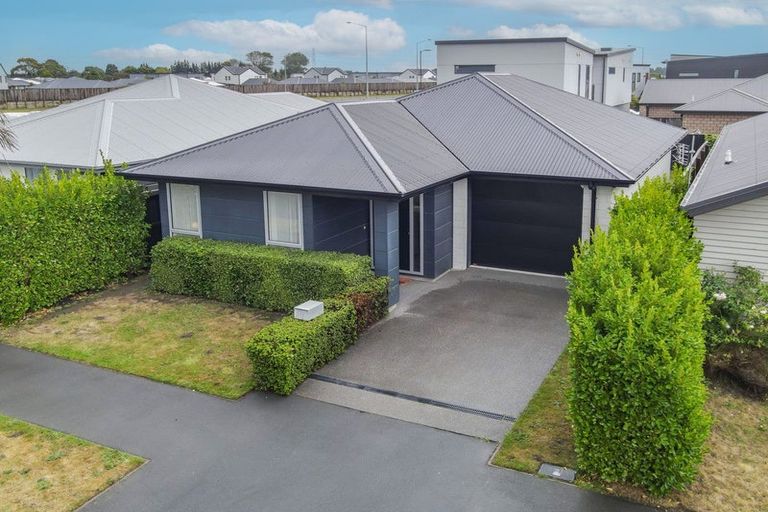 Photo of property in 16 George West Square West, Wigram, Christchurch, 8025