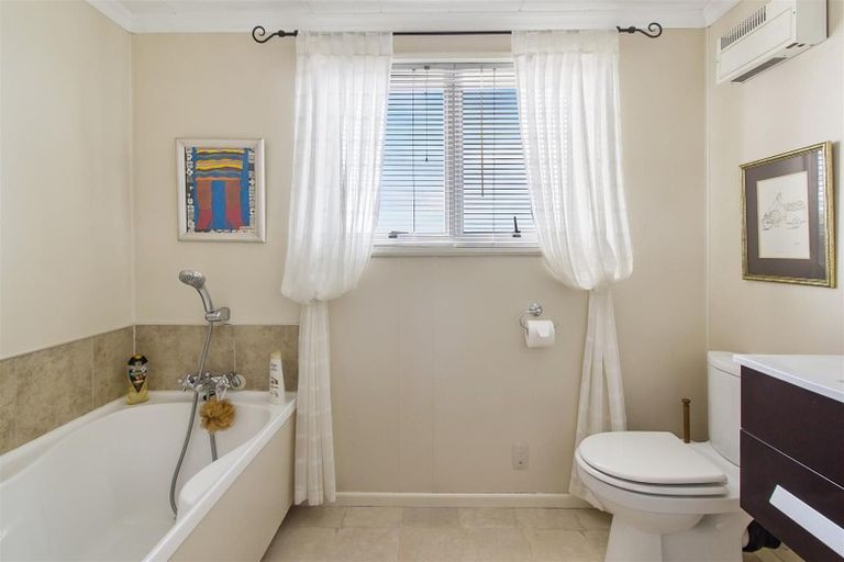 Photo of property in 185 Queen Street, Waimate, 7924