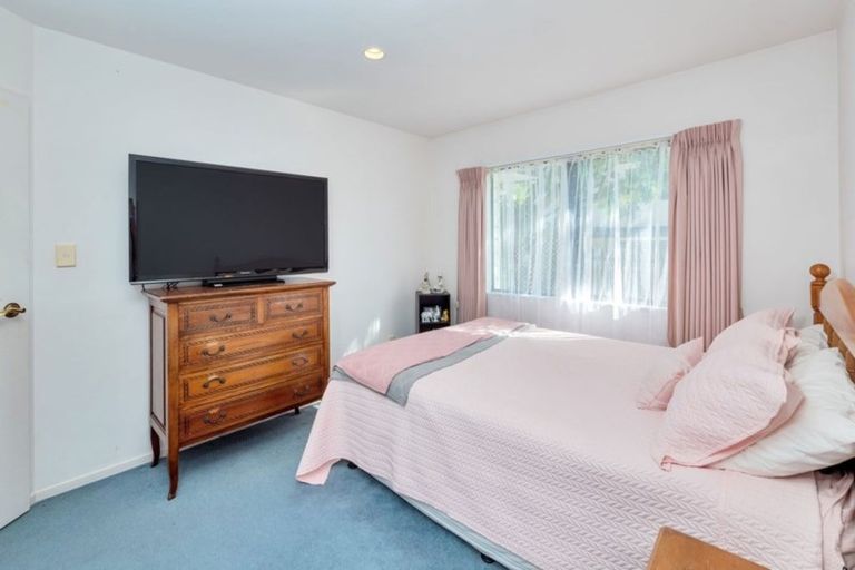 Photo of property in 93a Sturges Road, Henderson, Auckland, 0612