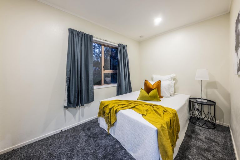 Photo of property in 1/13 Heron Place, Pakuranga Heights, Auckland, 2010