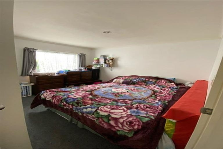 Photo of property in 41 Woodglen Road, Glen Eden, Auckland, 0602