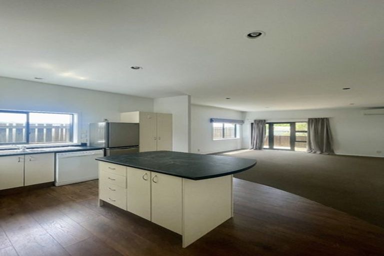 Photo of property in 17 Rewi Street, Torbay, Auckland, 0630