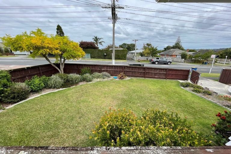 Photo of property in 41 Flanshaw Road, Te Atatu South, Auckland, 0610