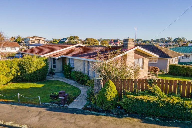 Photo of property in 2 Oxford Street, Holmes Hill, Oamaru, 9401