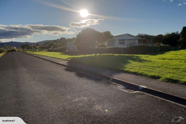 Photo of property in 9 Mylindas Road, Whakatiwai, Miranda, 2473