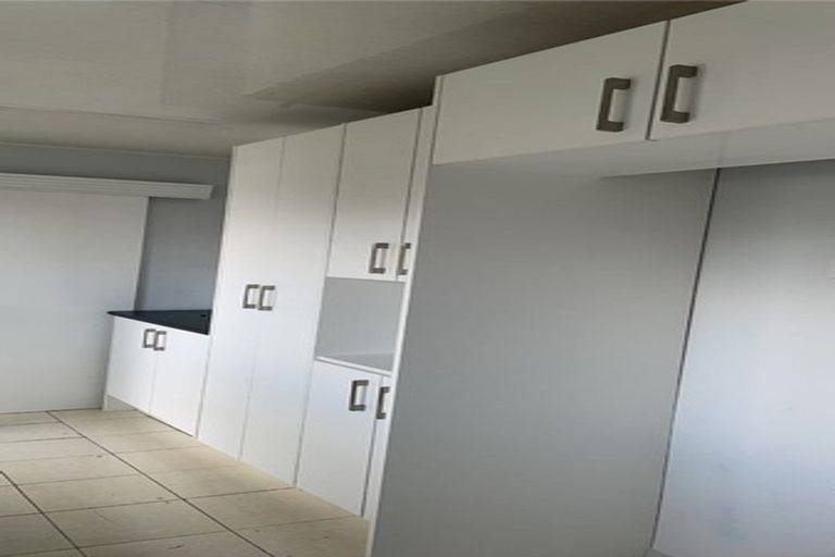 Photo of property in 76 Shifnal Drive, Randwick Park, Auckland, 2105