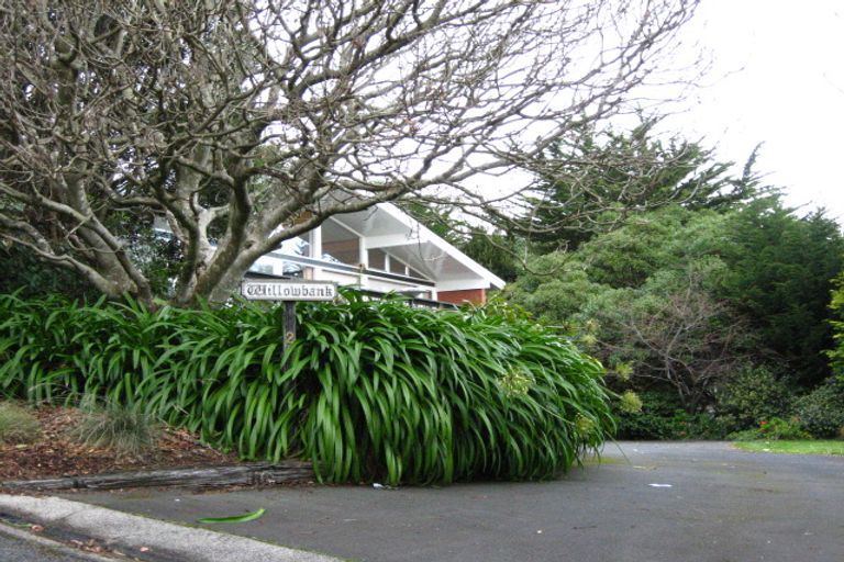 Photo of property in 2 Saint Ronans Road, Macandrew Bay, Dunedin, 9077