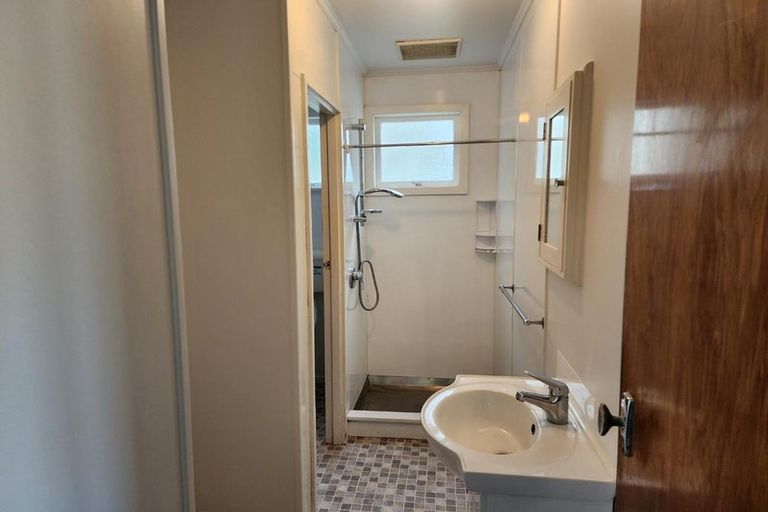 Photo of property in 2/52 Leighton Avenue, Waiwhetu, Lower Hutt, 5010