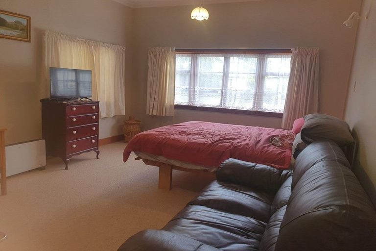 Photo of property in 38 Birdwood Road, Waterloo, Lower Hutt, 5011