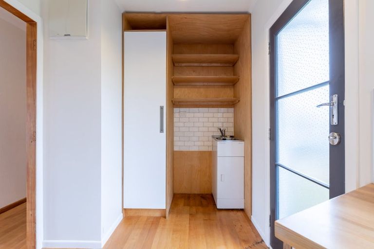 Photo of property in 73 Gloria Avenue, Te Atatu Peninsula, Auckland, 0610