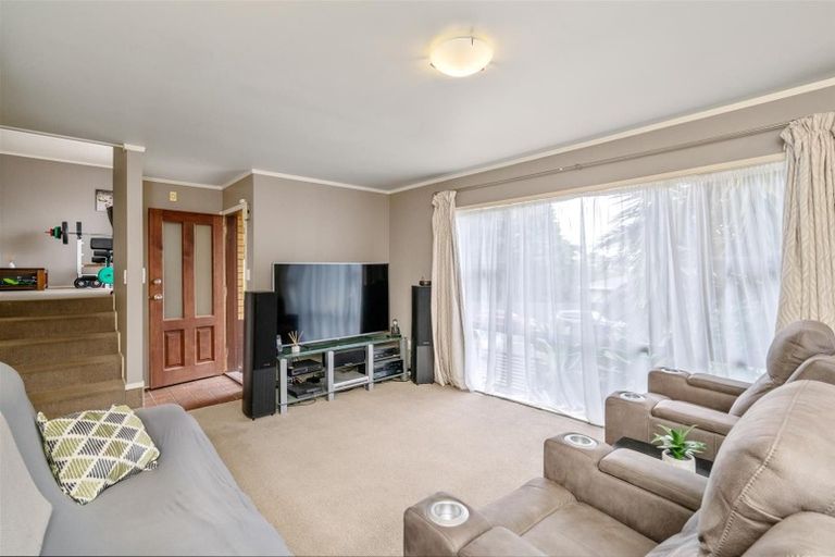 Photo of property in 1/11 Eugenia Rise, Totara Heights, Auckland, 2105