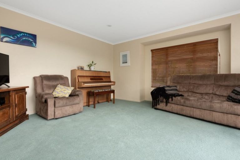 Photo of property in 18 Bateleur Close, Welcome Bay, Tauranga, 3112