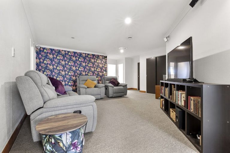 Photo of property in 2 Merlot Place, Rototuna, Hamilton, 3210