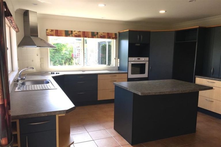 Photo of property in 34 Monarch Place, Paraparaumu Beach, Paraparaumu, 5032