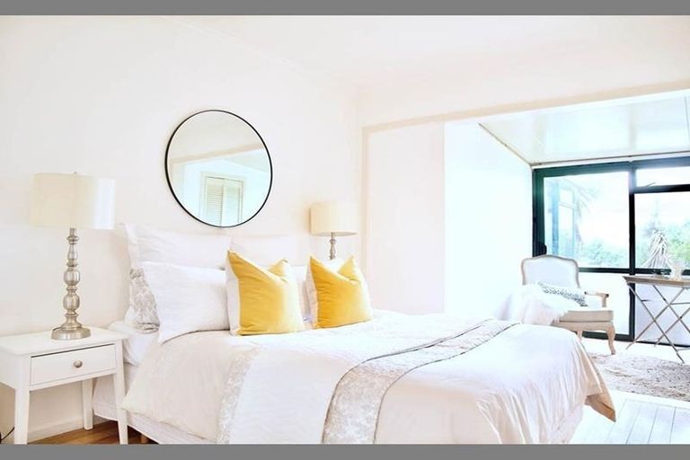 Photo of property in 12 Donovan Avenue, Massey, Auckland, 0614