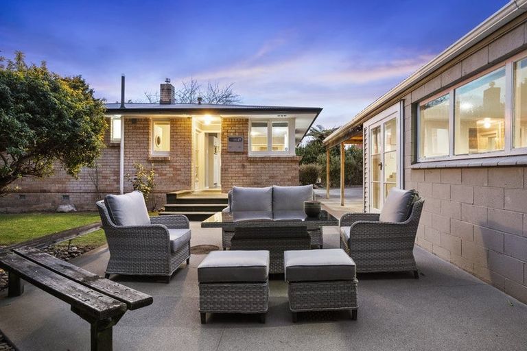 Photo of property in 15 Hampton Place, St Andrews, Hamilton, 3200