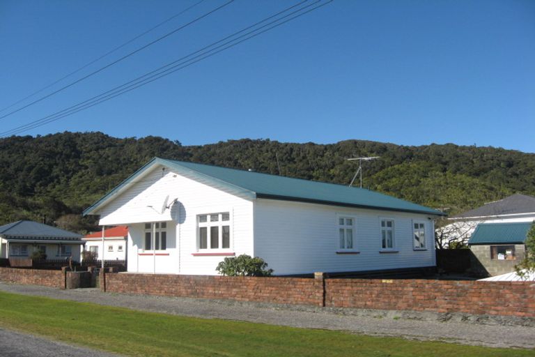 Photo of property in 1 Blackett Street, Cobden, Greymouth, 7802