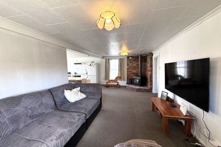 Photo of property in 82 Salcombe Street, Kaitangata, 9210