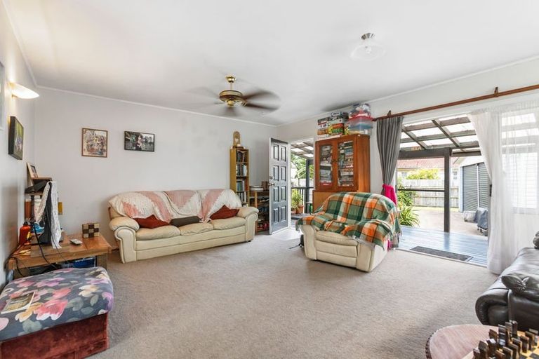 Photo of property in 9 Pinedale Place, Henderson, Auckland, 0610