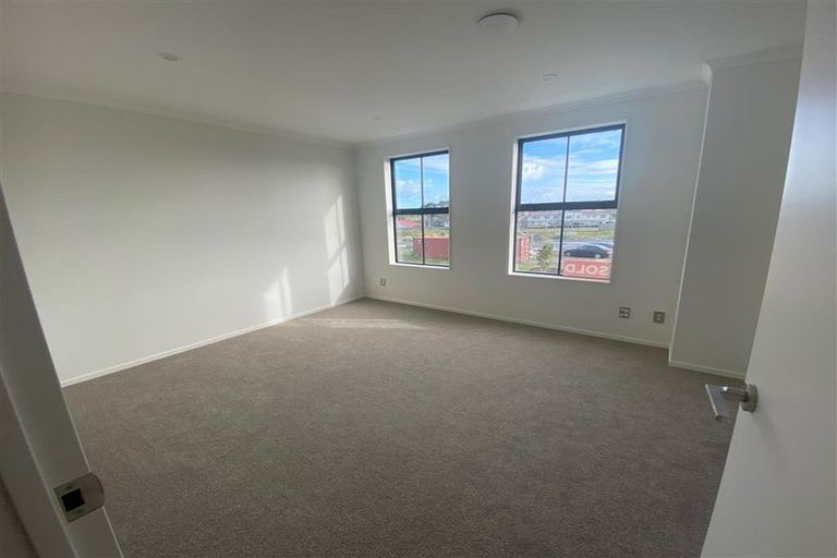 Photo of property in 8 Mahalo Avenue, Wiri, Auckland, 2104