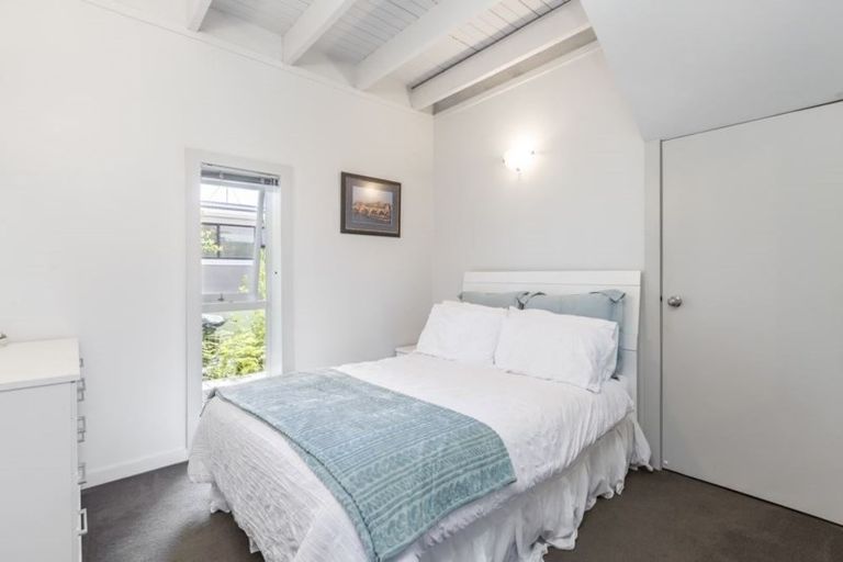 Photo of property in 1354 Whangaparaoa Road, Army Bay, Whangaparaoa, 0930