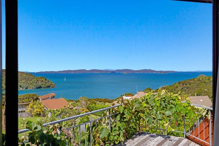 Photo of property in 14 Kotare Place, Sandspit, Warkworth, 0982