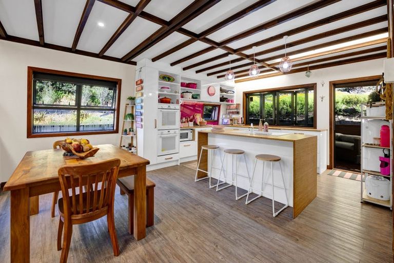 Photo of property in 9 Beach Road, Patea, 4520