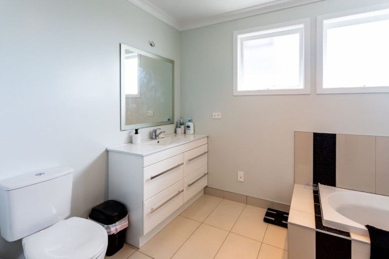 Photo of property in 114 Chartwell Avenue, Whangamata, 3620