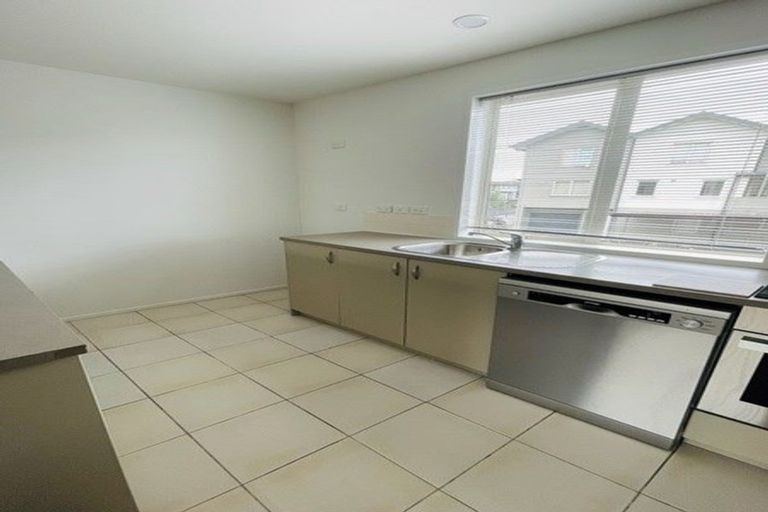 Photo of property in 59 Kirikiri Lane, East Tamaki, Auckland, 2013